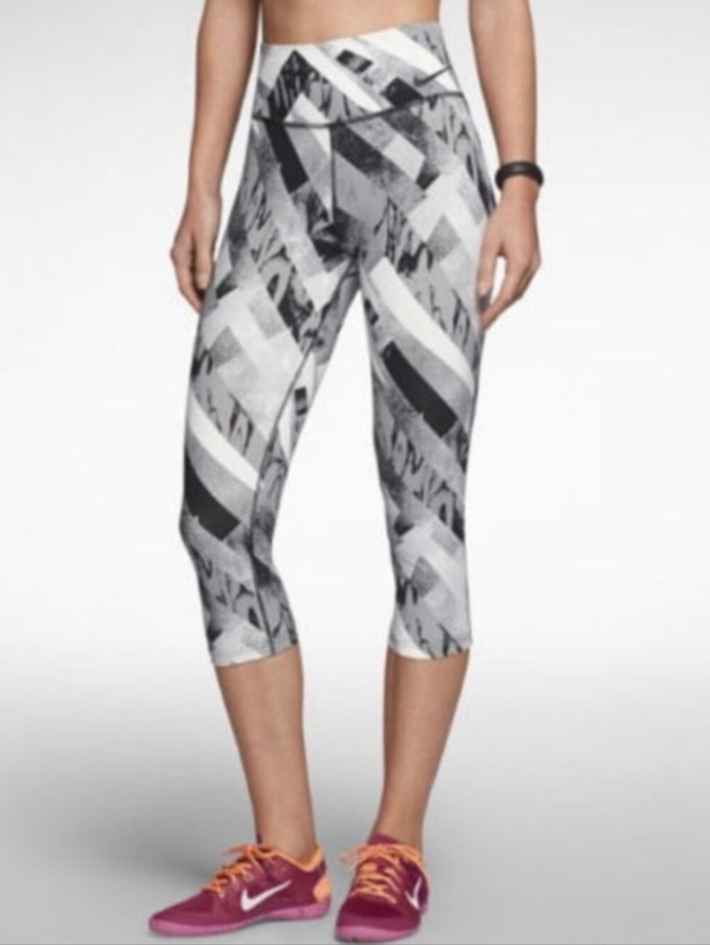 Nike Legendary Tight Dri-Fit Gray & Black Abstract Capri Leggings
